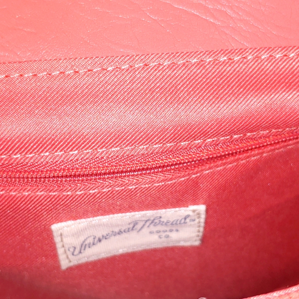 Universal Thread Purse - Picture 7 of 8